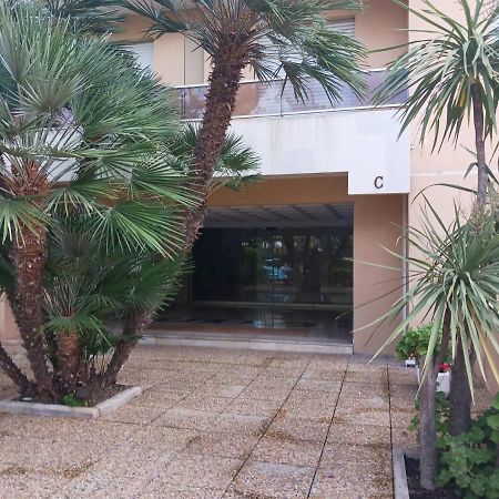 Rez-De-Jardin Grand Studio Apartment โคร-เดอ-กัญส์ ภายนอก รูปภาพ